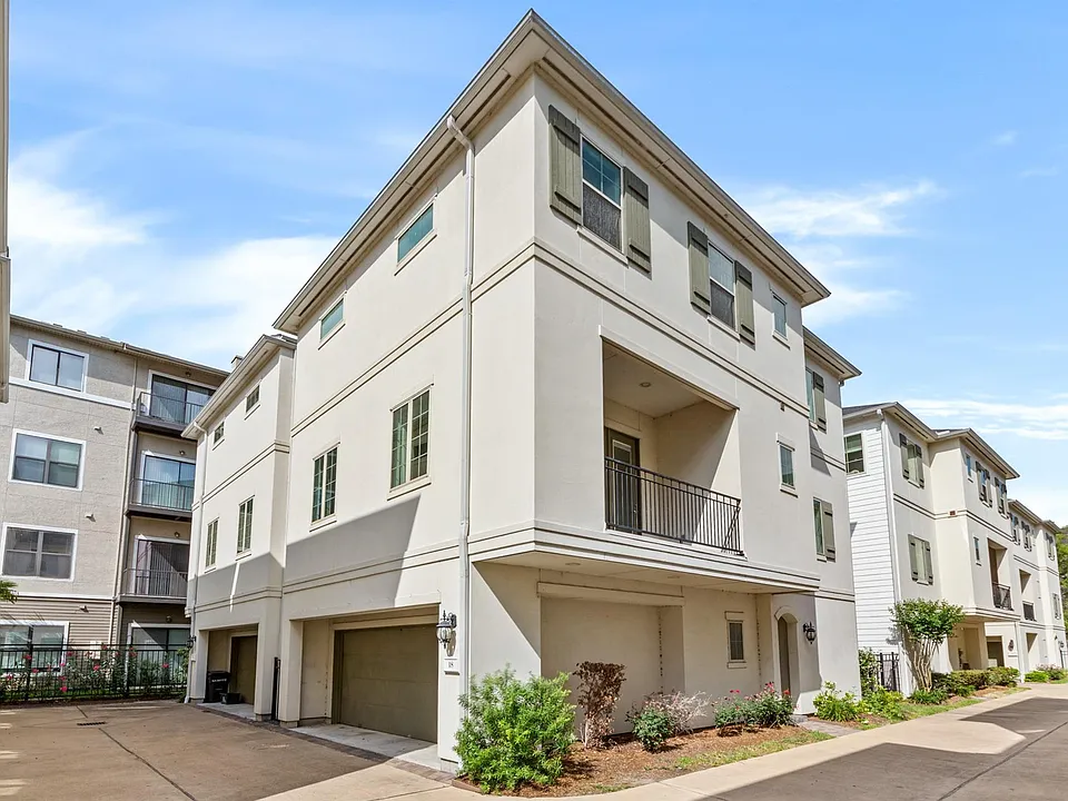18 Hermann Park Ct