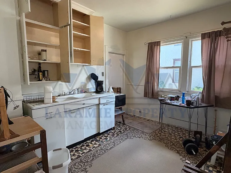 500 E Garfield St #4 — Photo 9