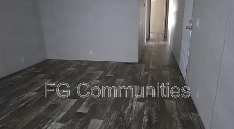 3 bed, 2.0 bath, $1,275 — Photo 1
