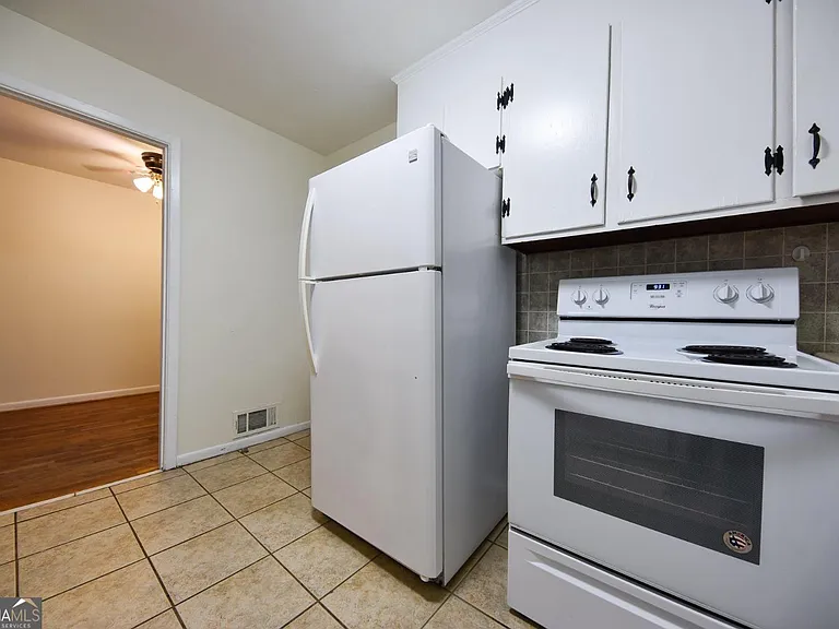 105 Whitehead Ter E — Photo 4
