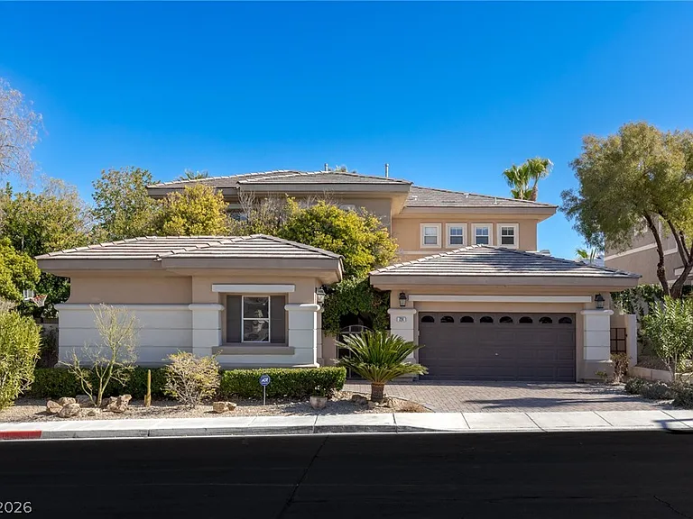 724 Pinnacle Heights Ln — Photo 2