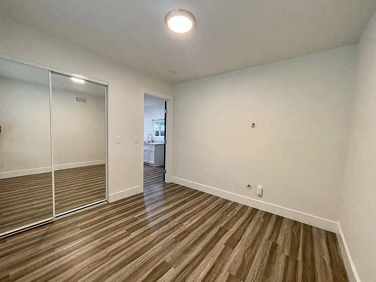 9556 1/2 Cecilwood Dr — Photo 21