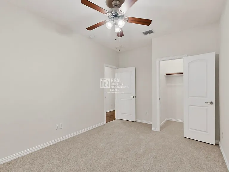 963 Cougar Dr — Photo 32