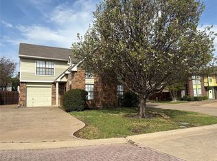 500 Button Willow Ct, Irving, TX 75063