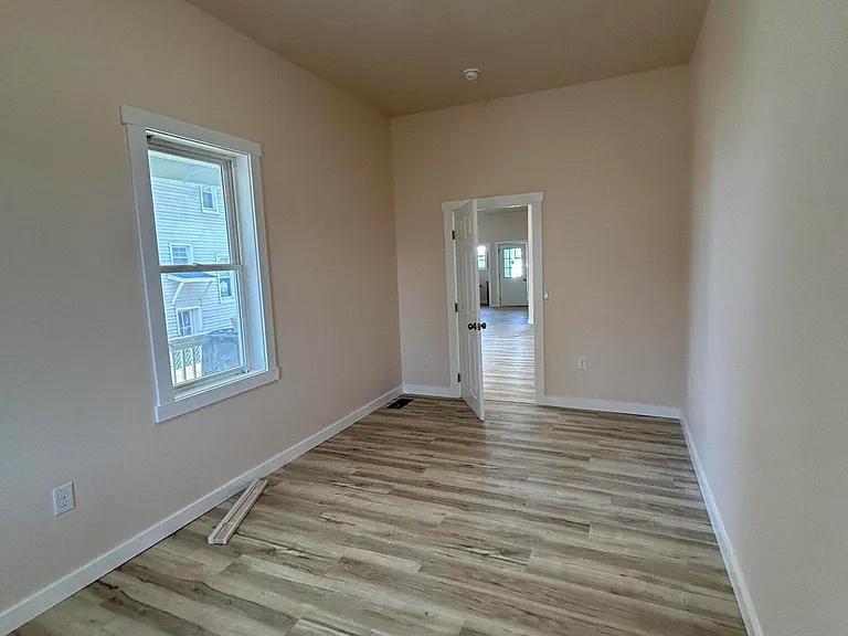 940 Reagan St — Photo 18