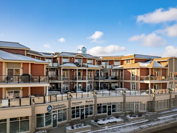 9750 94th St NW #307, Edmonton, AB T6C 2E3