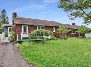 131 Lake Quinn Rd, Waymart, PA 18472