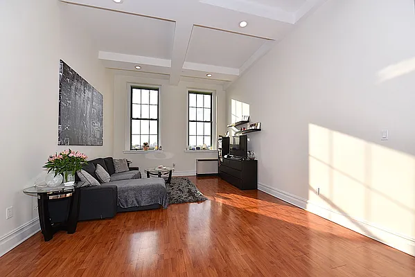 Rented by Keller Williams NYC | media 14