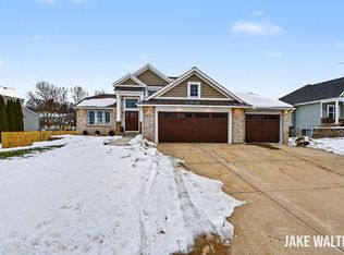 5314 S Silverstone Dr NE, Comstock Park, MI 49321