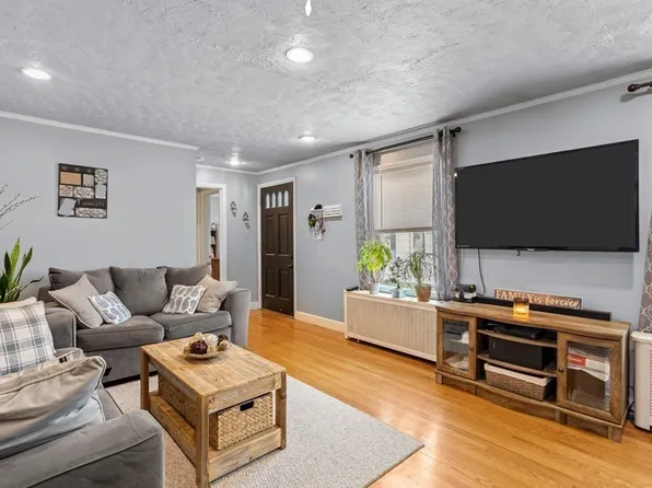 4 Ludington Rd, Worcester, MA 01602