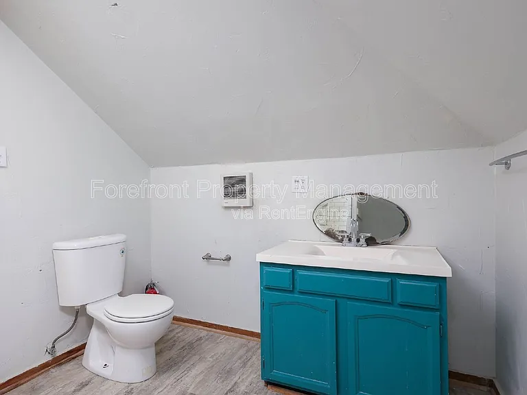 418 W Rosewood Ave — Photo 9
