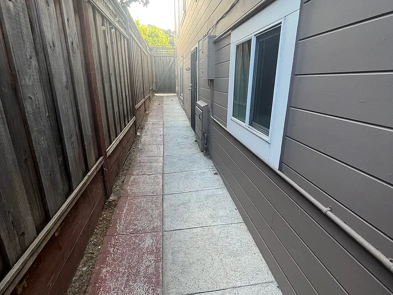 3664 1/2 Madrone Ave — Photo 5
