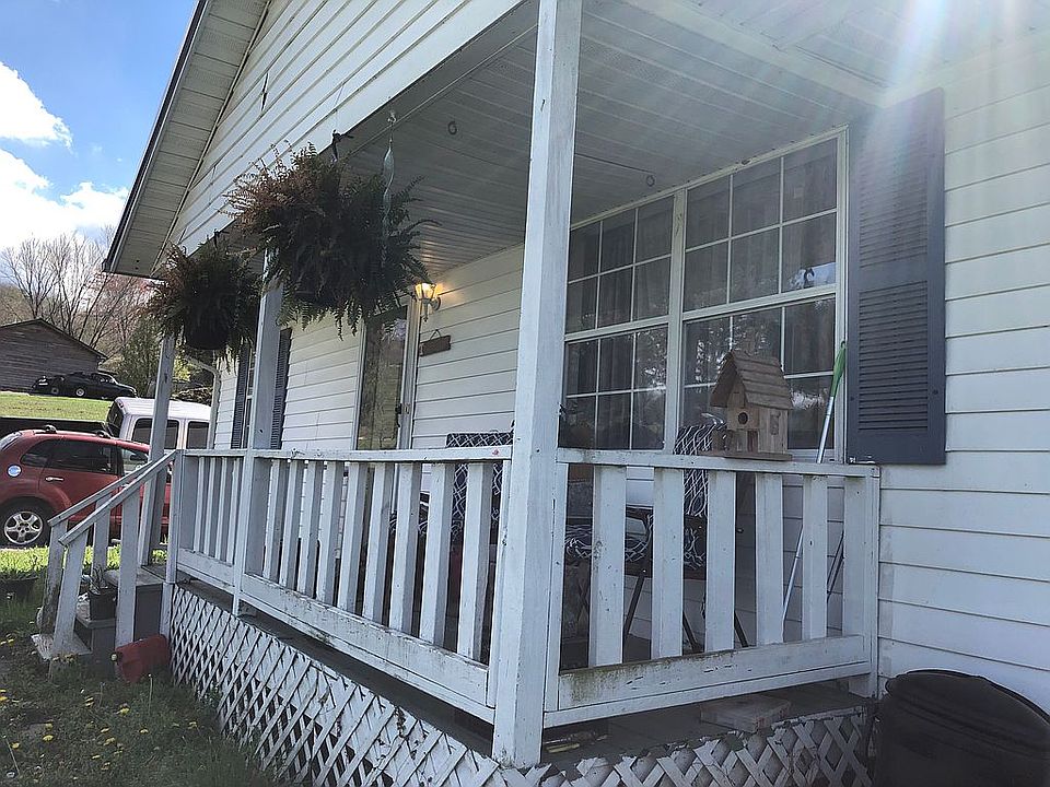 1st image of 215 Jefferson Cir
