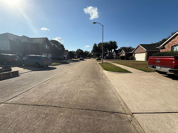 5th image of 6647 Chantalle Dr