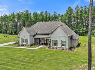 166 Fallen Oak Dr, Brandon, MS 39047