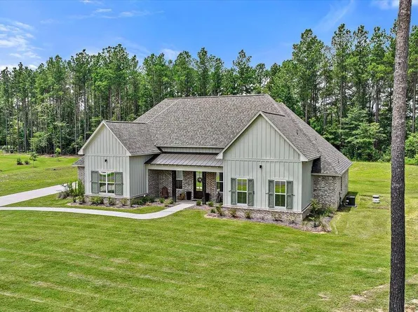 166 Fallen Oak Dr, Brandon, MS 39047
