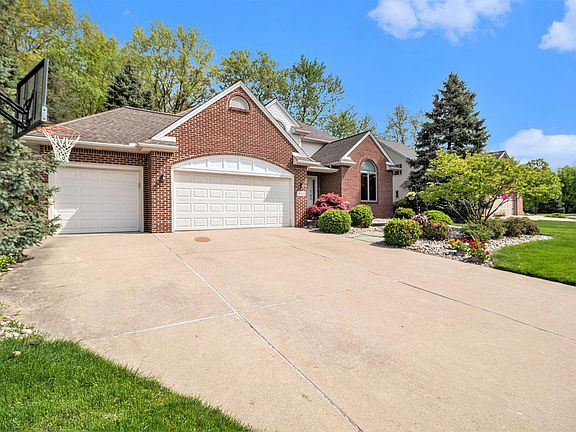 2nd image of 454 Breconshire Dr