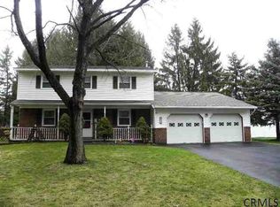 3 Chevy Chase Ln, Clifton Park, NY 12065
