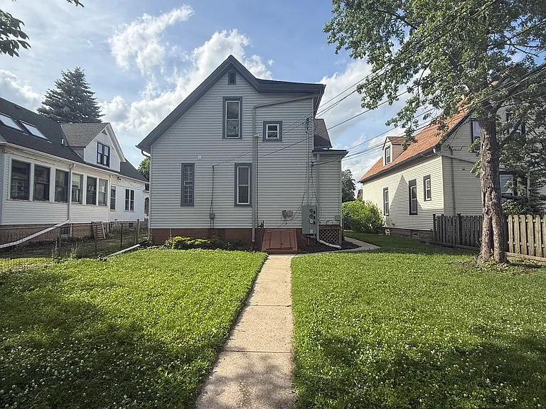 637 E Otjen St #3 — Photo 3