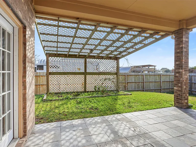 2535 Broadway St — Photo 34