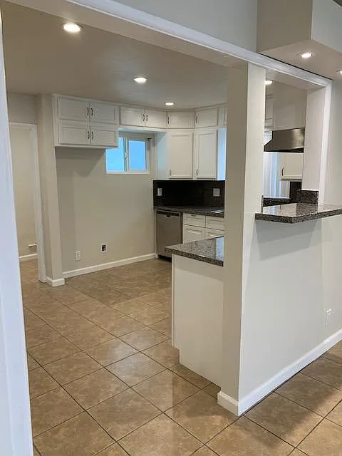 2 bed, 900 sqft, $2,150 — Photo 4