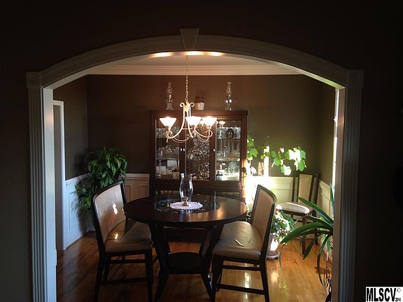 3rd image of 3546 Savannah Ln