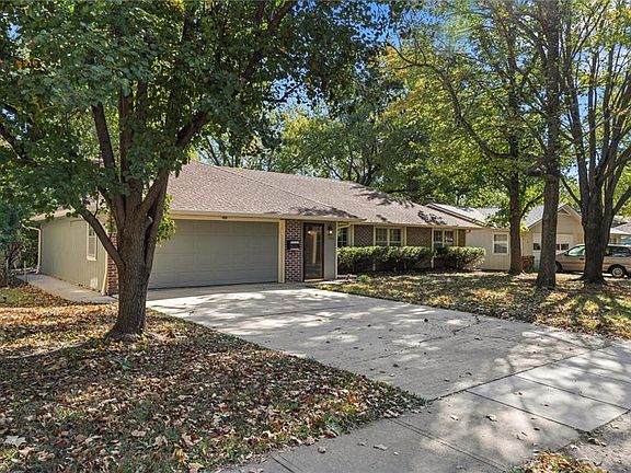 4th image of 2818 Belle Haven Dr