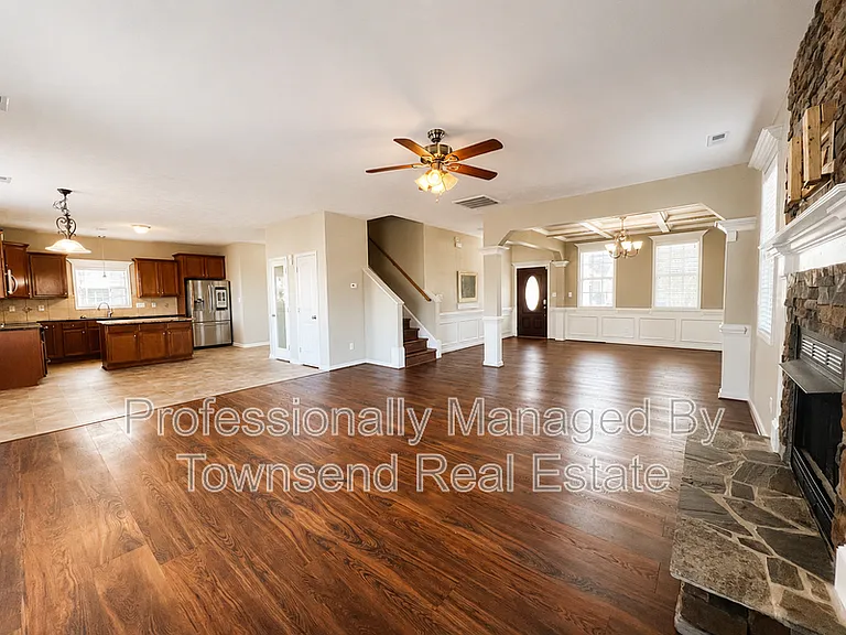 4211 Cherry Hill Ln — Photo 4