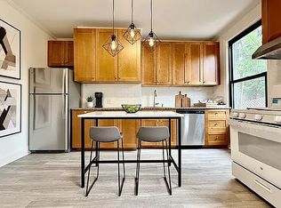 352 49th St, Brooklyn, NY 11220