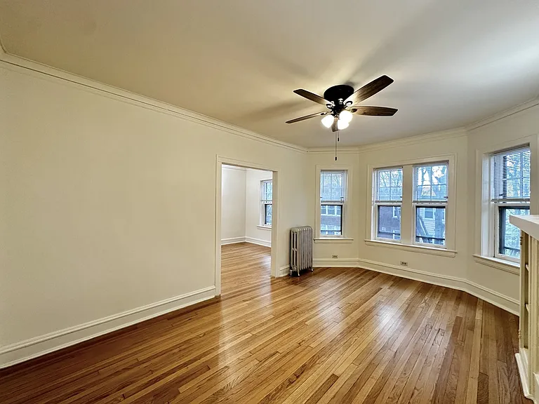2633 W Ainslie St #3 — Photo 13