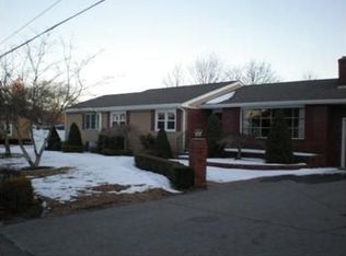 1 Edgewater Ln, Taunton, MA 02780