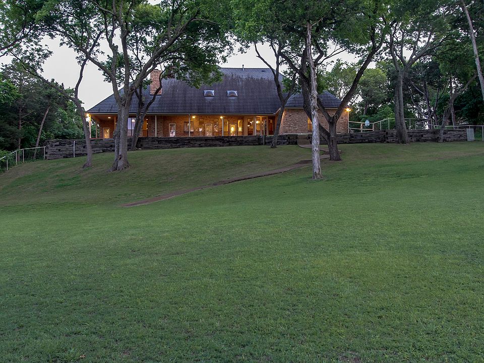 Exterior back view 
