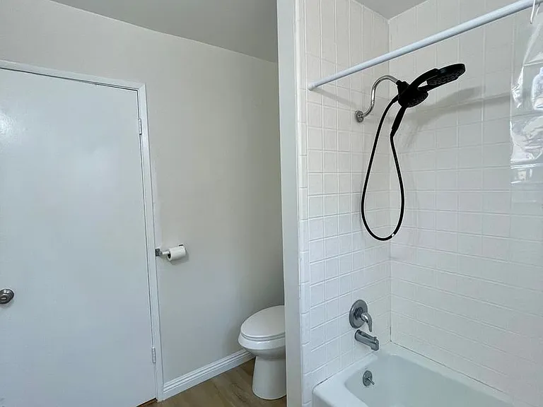 123 Hastings Ave — Photo 19