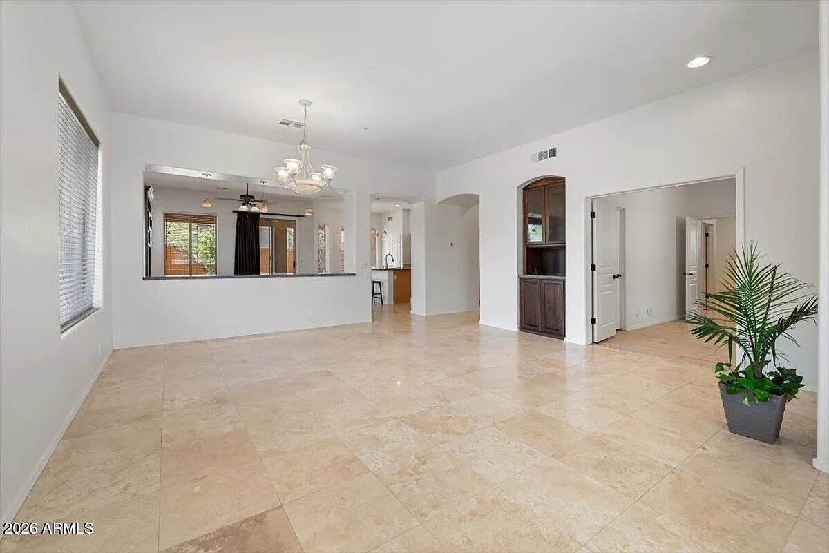 4 bed, 2.0 bath, 2203 sqft, $4,200 — Photo 4