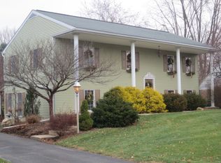 2529 Golden Dr, East Petersburg, PA 17520