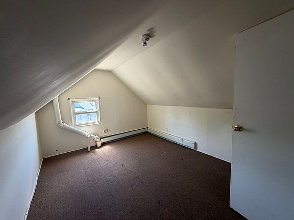 5th image of 164 Orchard St Floor 2