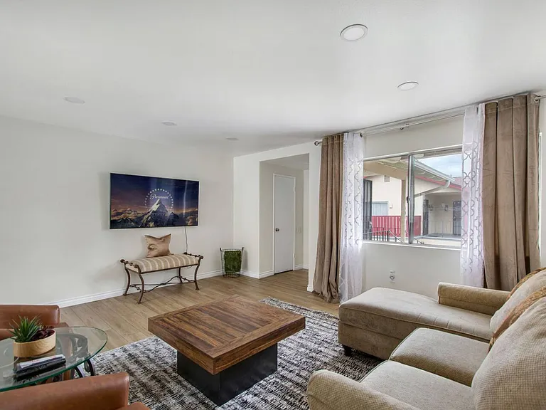 405 Nobel Ave #C — Photo 13