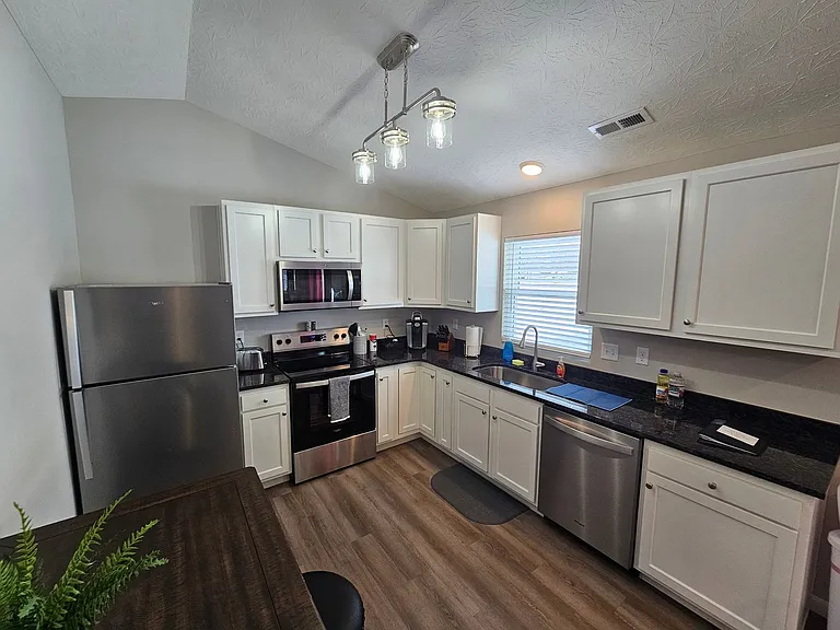 812 Pierson Rd — Photo 6