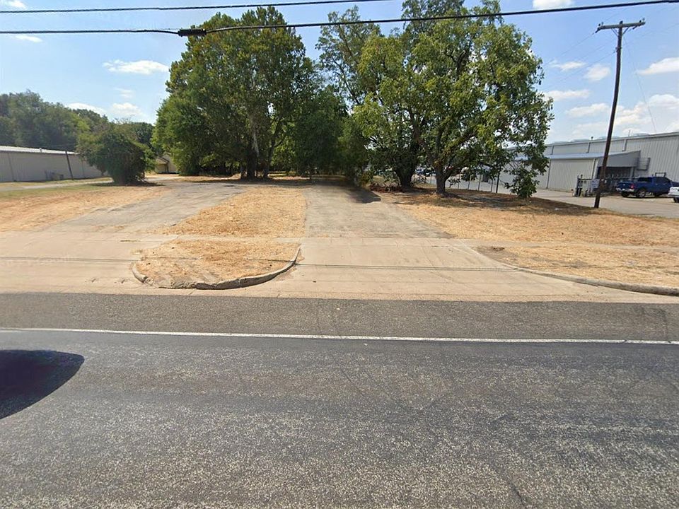 1st image of 3110 W Gentry Pkwy
