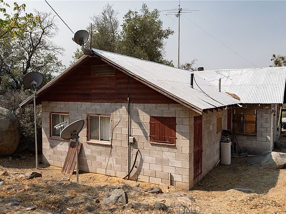 4th image of 3728 Oak Meadow Rd