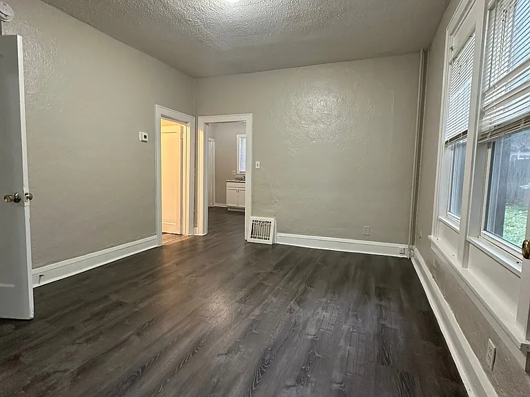 1124 Minnehaha Ave E #1 — Photo 3
