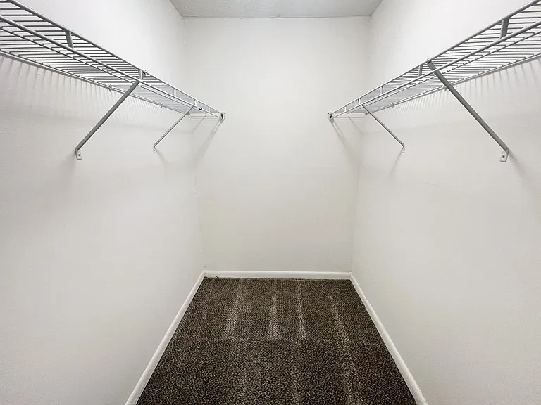 Fox Run Apartments — Photo 55