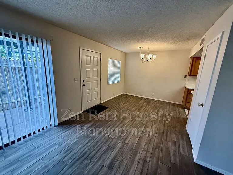 286 W Palomino Dr #146 — Photo 8