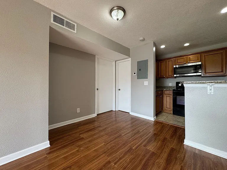 390 Lake Placid Ct #303 — Photo 15