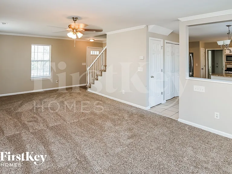 2101 Killarney Pl — Photo 5