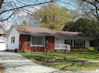 1220 Oakmont Dr, Springfield, IL 62704