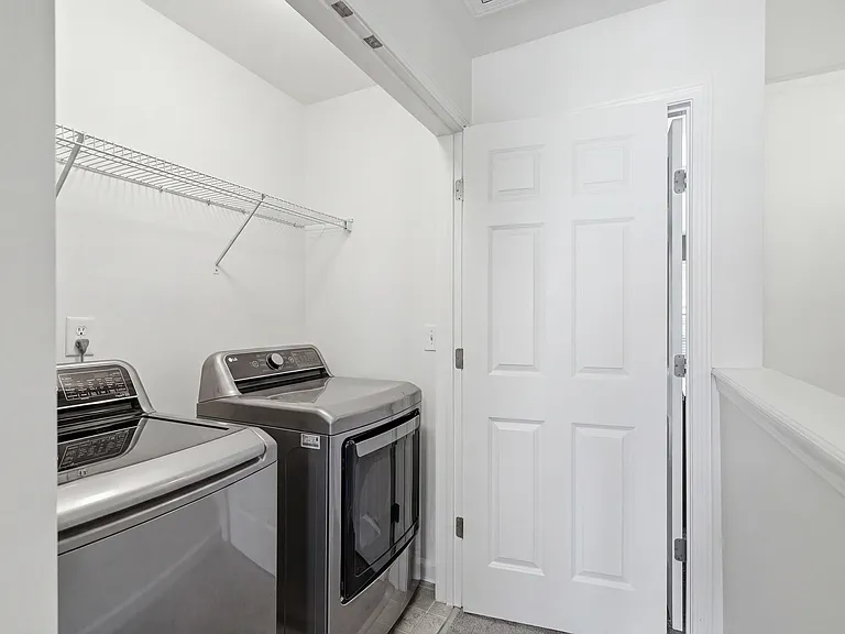 In-unit washer & dryer