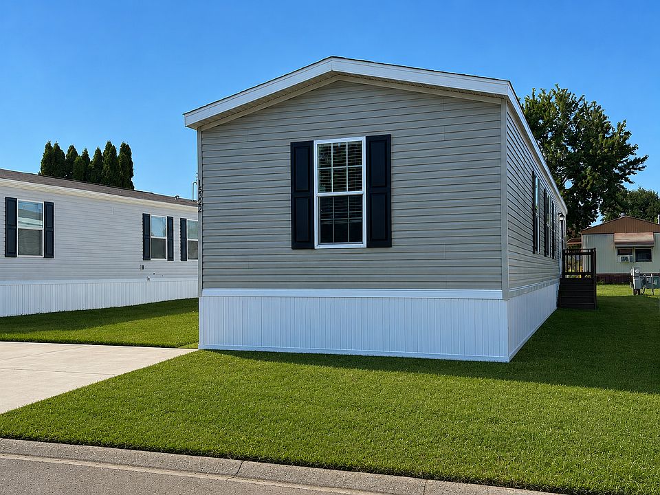 2nd image of 38000 Le Chateau Blvd #806