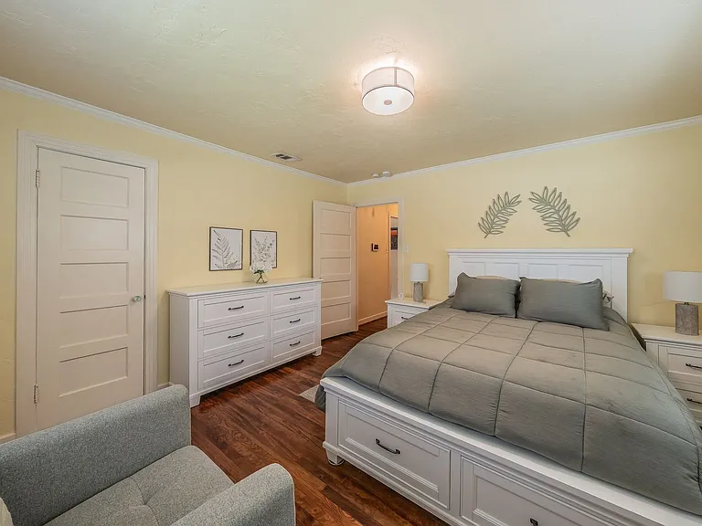 2157 W Lotus Ave — Photo 21