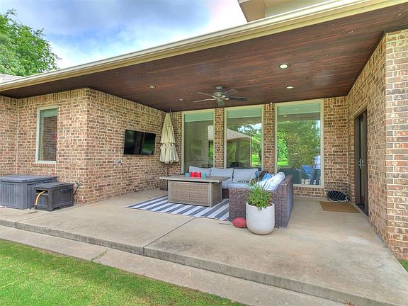 4th image of 9105 Acre View Dr